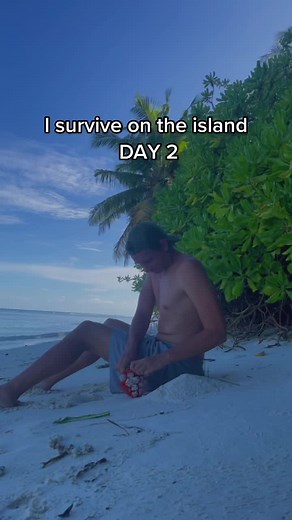 Survive on the island. How to find a food. #survive #island #ocean #sea #travel #trip #dangerous