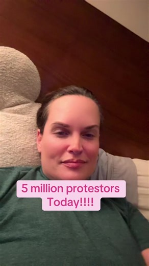 What was up with the Army? Marching in unison is not THAT hard#Protests #army #veteran #honorgaurd #colorgaurd #military #parade #paradedicar #trumpsupporters #maga #LA #fascists #immigration #ICE #racism #neighbors #latinos #californialove #la #RESIST