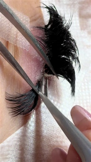 How to Care for Itchy, Red, or Flaky Lash Lines