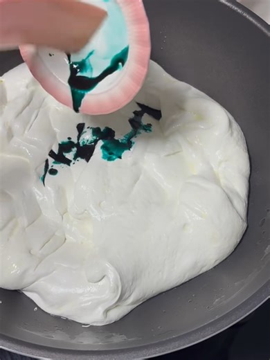 Homemade dessert vibes 🍰 Just mix, melt & enjoy the magic ✨ #USAFoodie #HomeChef #DessertLover #FoodToks #SweetTreats