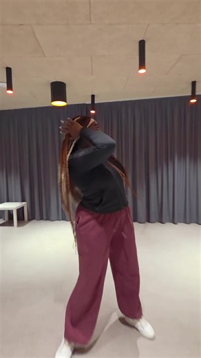 Likkle something to start off the new year💃🏽 regular classes @Fagum are back every Wednesday ✨️ Song: Shadé - @Fireboy DML #fyp #afro #dance #fireboy #afrobeats