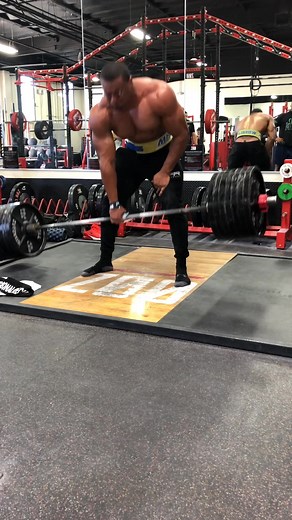 One arm deadlift | Larry Wheels