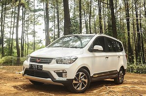 Ternyata Kabin Wuling Confero S 1.5L Yang Di sediakan cukup lega  Bisa Muat 7 Penumpang  Serta Oleh-Oleh - Otomotifnet.com