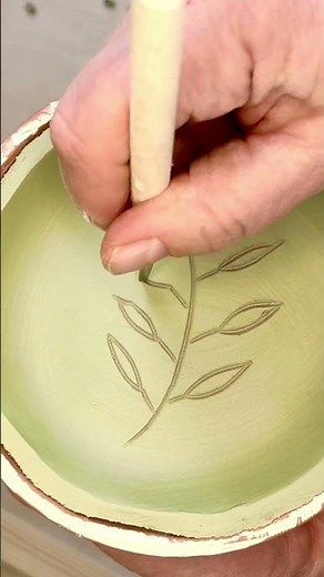 Sgraffito on a Clay Trinket Dish #handmadepottery #ceramics