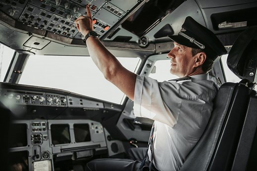 Pilots can’t have beards — and this is the reason why airlines ban facial hair