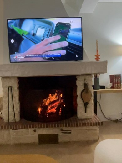 J’adore le feu de cheminée à la maison 🥰 | Frédéric Rousseau