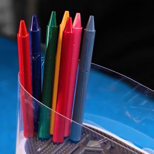 Crazy shoe upgrade with crayons! | 5-Minute MAGIC