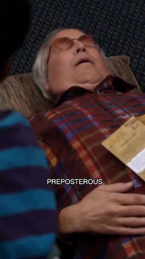 How to wake up Pierce #chevychase #pierce #hawthorne #community #netflix #comedy #fy