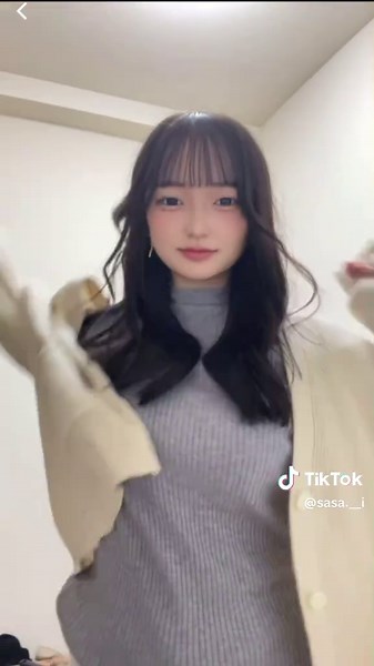 Unique Dance Routine with Hiccups