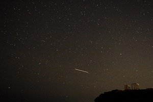 Best date to see Leonid meteor shower light up skies with 15 shooting stars per hour