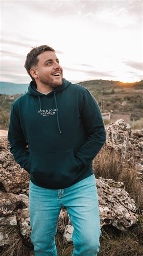 Clément GUIRAUD l Praticien en Hypnose 🌀| Magalas 📍 on Instagram: "Tu savais que tu pouvais te créer un bouton OFF pour le stress ? Je t’explique ici comment faire, en utilisant la PNL (Programmation Neuro Linguistique). C’est une approche qui t’aide à comprendre comment fonctionne ton cerveau : - Comment tu penses - Comment tu ressens - Comment tu réagis face aux situations Ce « bouton off », on appelle ça en réalité : « un ancrage ». Le principe est tout simple : relier un souvenir positif (