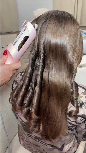 This automatic TYMO CURLPRO curler is a total game changer! It curls your hair for you with one tap,