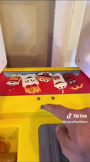 The sounds of thr Mcdonalds Drive Thru Kitchen Playset from the early 2000s! #mcdonaldstoys #asmrsounds #asmrvideo #2000snostalgia #2000skids #asmrfood #childhoodmemories #pretendplay #playfood