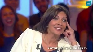 😍 CULTE : HIDALGO PARLE ESPAGNOL ET A DES IDÉES POUR PARIS ! 😡 Thierry Ardisson teste Anne Hidalgo concernant ses projets pour la ville de Paris et propose une «Interview viva España !». Thierry Ardisson : «Moulto automobilo in Parisse hein !? Que pienso de Natalia Kosciusko-Morizeto ?» 😂 > Thierry Ardisson dans "Salut Les Terriens !" | Canal Plus | 20/07/2013 | INA Arditube