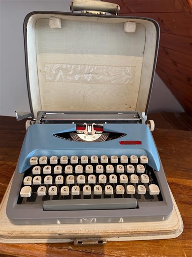 Vintage 1970s ROYAL Portable Typewriter With Original Case – Rare Blue & Grey Retro Classic - Etsy