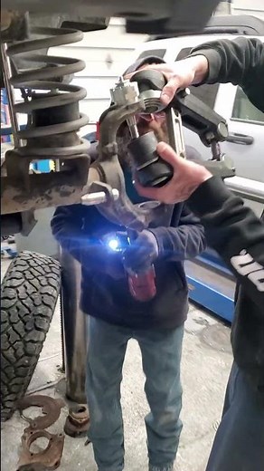 Installing Dynatrac ball joints part 1.