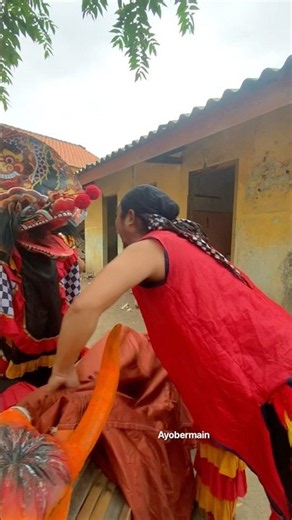 Peek-a-boo Barongan😲‼️#barongan #funny #viral #kids #children #reogponorogo #jaranan #bantengan