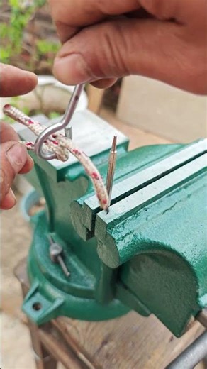 Tips for tying knots when threading a ring