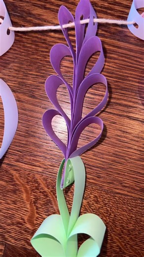 quick lavender paper(chain) tutorial (becuase we couldn’t find any!) #easter #spring #crafts #paper #DIY