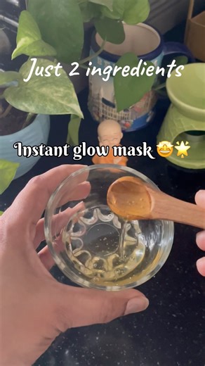 ✨ Just 2 ingredient Natural Glow Hack Using Aloe & Honey 💛 #shorts #skincare