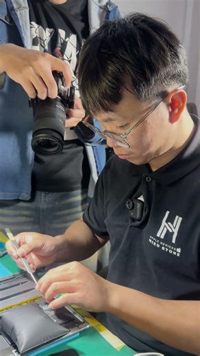 Khi pin iPad biến thành "quả bom nổ chậm" và màn tiêu diệt màn hình trong tích tắc.