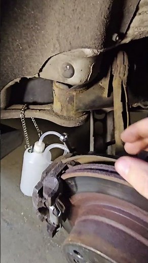 Brake fluid change on BMW with brake fluid pump