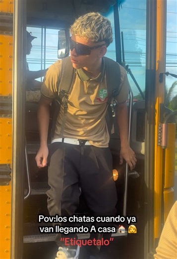Los chatas cuando ya van llegando A casa 🤣#costarica🇨🇷 #comedia #chatas #colegio #colegios