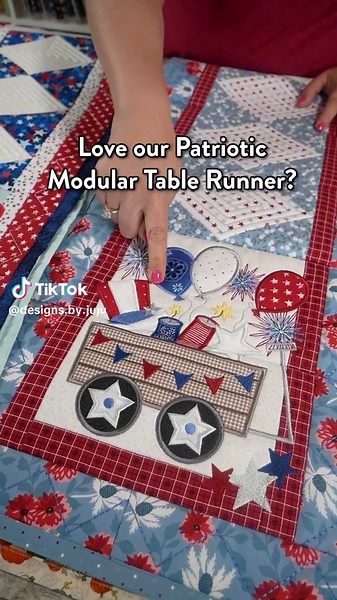 🎆 NEW coordinates for our previously released 𝑴𝒐𝒅𝒖𝒍𝒂𝒓 𝑷𝒂𝒕𝒓𝒊𝒐𝒕𝒊𝒄 𝑾𝒂𝒈𝒐𝒏 𝑰𝑻𝑯 𝑻𝒂𝒃𝒍𝒆 𝑹𝒖𝒏𝒏𝒆𝒓! #fireworks #patriotic #4thofjuly #summer #coaster #inthehoop #designsbyjuju