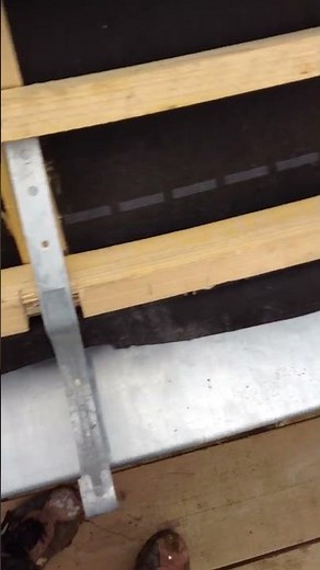 Pose de gouttière en zinc couverture zingueur couvreur
