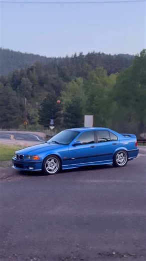 bmw_hub on Instagram: "The BMW E36 M3 in Estoril Blue is one of the most iconic and desirable combinations to come out of the 1990s BMW lineup. Here’s a detailed look: ⸻ 🏁 Model Overview: BMW E36 M3 (1992–1999) • Platform: E36 3 Series • Available as: Coupe, Sedan, Convertible • Engine: • Europe: • Early models: 3.0L S50B30 I6 (286 hp) • Later models: 3.2L S50B32 I6 (321 hp, 6-speed manual) • North America: • 3.0L S50B30US (240 hp) • 3.2L S52B32 (240 hp, 5-speed manual or auto) ⸻ 🎨 Estoril Blu