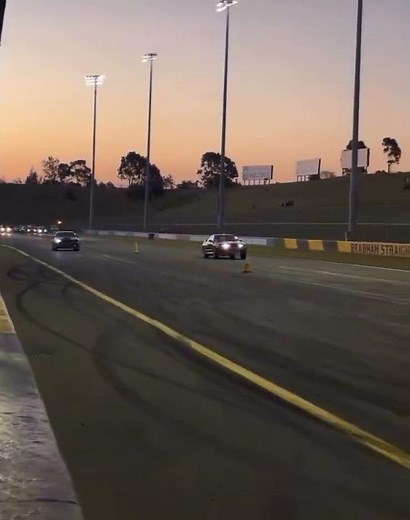 Nissan GTR R32 vs Nissan GTR R34 drag racing #ztune #skyline #nismo