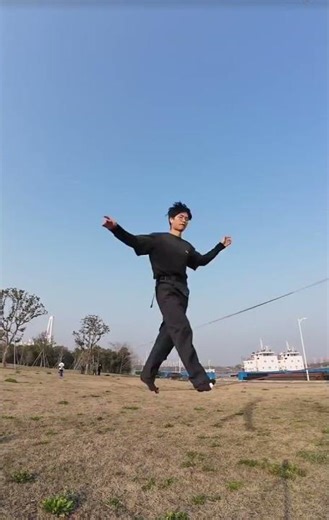 Slackline Champion 2026: High-Speed Running on a Thin Rope