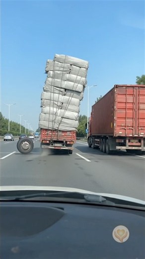 A Truck Was About to Tip Over—Then Another Driver Did This ❤️