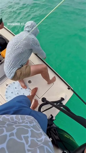 Air jaws! Audio is tweaked #insta360 #insta360x5 #flyfishing @insta360 @choonaclothing