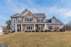 96 Foxfire Ln, Lewisberry, PA 17339 - MLS PAYK2056782 - Coldwell Banker