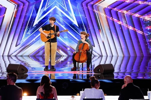 'AGT' Early Release Audition: Singer Performs with His Mom