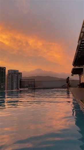 Calyx Residence Cebu Infinity Pool Experience