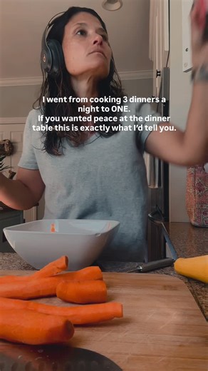 Candida | Picky Teen Eating | Nervous System on Instagram: "We’re done with the short-order cook syndrome. Making three meals a night to avoid a meltdown isn’t love it’s burnout in an apron. I stopped customizing every dinner I made. I started to make flexible meals that everyone can eat: 🌮 Deconstructed tacos 🍝 Pasta bar 🍔 DIY burgers Here’s how you’re going to do it ⬇️ ✨THE PRO: DECONSTRUCT IT One dinner. No back ups. I stopped making 3 meals a night and started braking the meal into separa