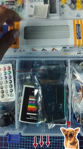 NUEVAMENTE DISPONIBLES 🤖✨ Empezá en robótica y electrónica con TODO en una sola caja. Kit de Arduino (UNO R3) para principiantes ideal para clases, laboratorio o proyectos en casa. Incluye lo esencial para aprender practicando: ✅ Protoboard cables USB/Dupont/jumpers ✅ Sensores (ultrasonido, temp/humedad, flama, nivel de agua, IR) ✅ Módulos (LCD 1602, RFID, relé, servo, 7 segmentos, RGB, matriz) 📦 Envío GRATIS en todo El Salvador 💲 $50 (IVA INCLUIDO) ⚡️ Asesoría rápida atención personalizada p