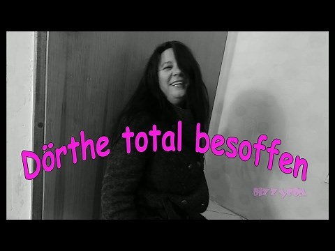 Dörthe feiert und kommt total besoffen nach Hause | DizzyCom