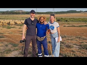 استقبلت صحفيان سويسري واسبانية وتفاجا بمشروع تربية الغنم عند ابو علي في اسبانيا وهذا فخر للعرب