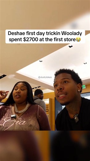 The saxophones started getting loud for Deshae after Woolady spent 2700 at one store #deshaefrost #woolady