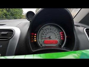 Comment réinitialiser le témoin de service de l'Opel Agila ?