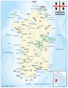 Karte der italienischen Mittelmeerinsel Sardinien mit Flagge