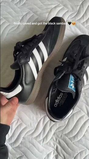 new kicks 👏🏼🖤🫶🏼 obsessed with the black adidas sambas #adidas #sambas #adidassamba