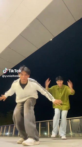 Caught A Vibe Dance Tutorial: Trendy Footwork Moves