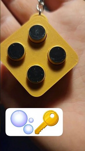 Mini Bubble Wrap Fidget 🫧🔑 – 3D Printed Keychain
