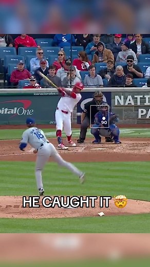 Yamamoto just caught a 104.8mph screamer off the bat 😳 🎥: @MLB #MLB #baseball #LosAngeles #Dodgers #Yamamoto