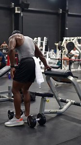 2.1M views · 30K reactions | Biceps Only  Easy routine perfect for increasing strength & adding definition! #biceps #bicepday #armworkout #Fitness | DeAndre Thomas | Facebook