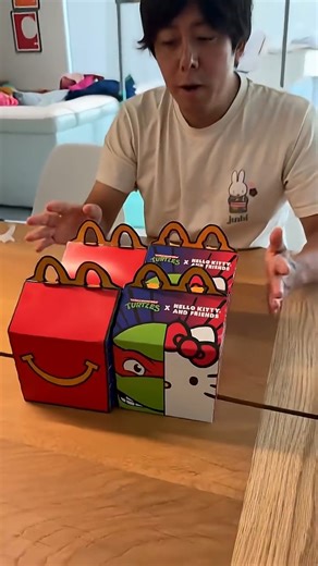 McDonald’s happy meal ninja turtle hello Kitty Collab opening! | Stick with Kaji